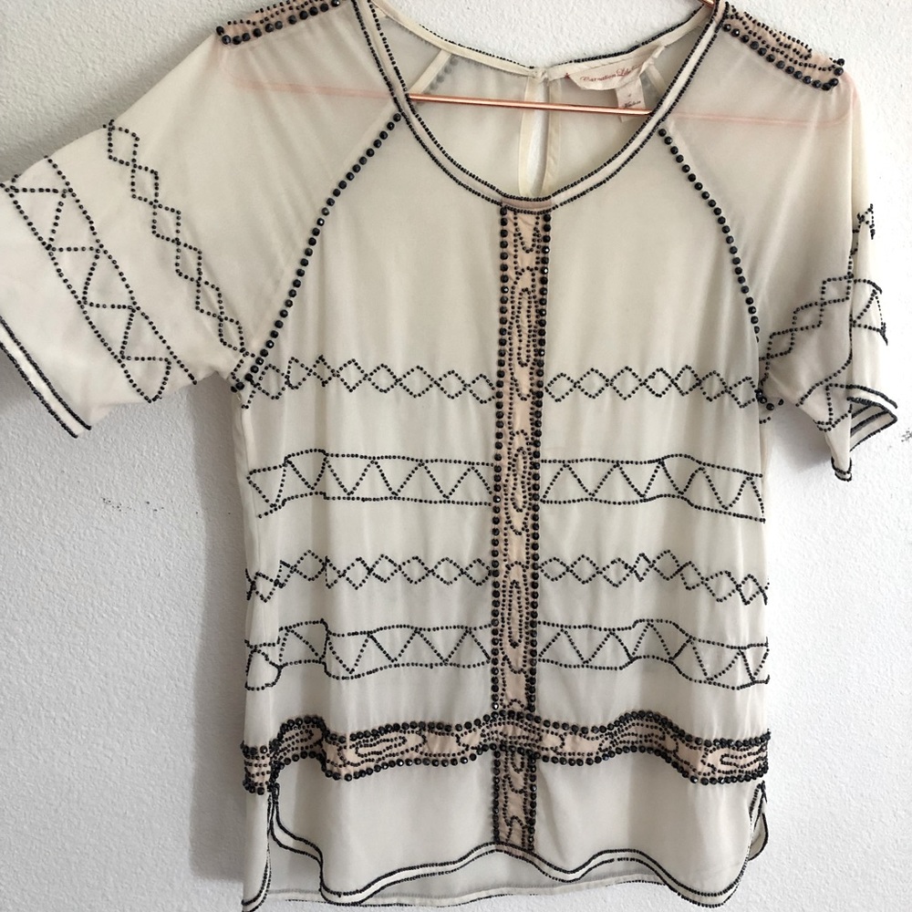 Super cute/dressy top with sequins